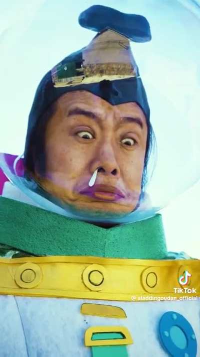 Now this is what you call epic cosplay