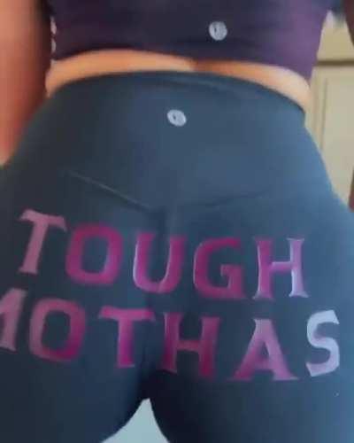 Liza Shaking Her Ass On IG (a little cameltoe too.)