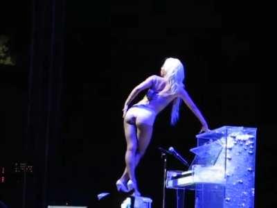 Lady Gaga giving you her consent to jack off to her ass