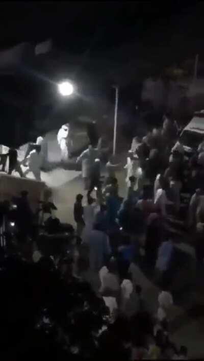 Mob of over 70 attacks at a hospital in Karachi chanting 