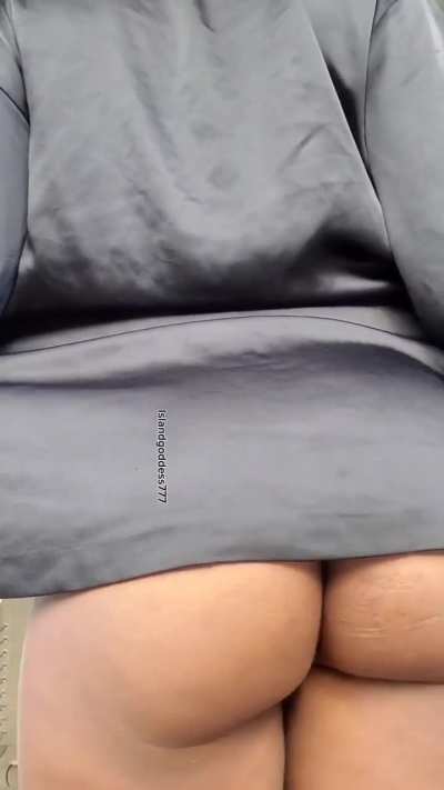 I never get tired of showing my ass on here