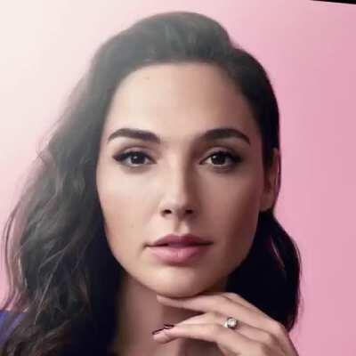 i've made a compilation of Gal's pictures!