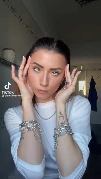 Martina Picardi twerk🍑+occhi incrociati👀