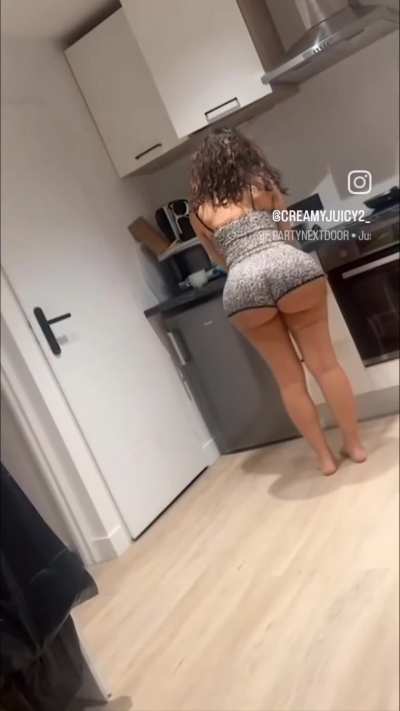 tiktokthots - Video #8561