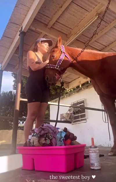 Wanted them 🍈 🍈 to pop out so bad