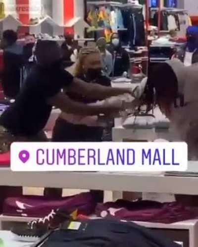 Cumberland Mall Y'ahl
