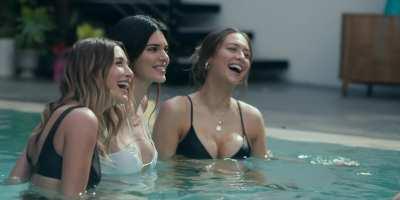 Hailey Bieber, Elsie Hewitt & Kendall Jenner in Dave [S2E2-2021]