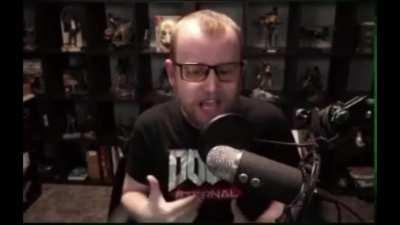 Zde je zachycen příslušník Islámského státu dne 14. listopadu 2015 ve francouzské metropoli těsně před sebevražedným bombovým útokem.