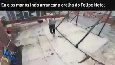 Vou puxar a orelha é agora!