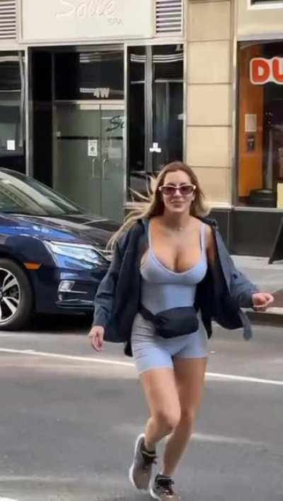 Kenia Gonzalez (@keniamusicr)