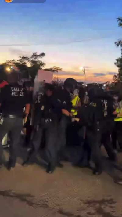 Dallas police violently tackling and arresting protestor during anti-ICE protest this evening