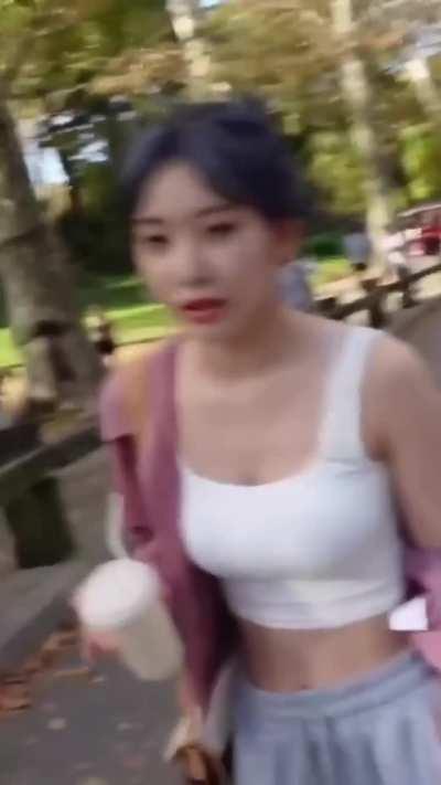 Le Sserafim - Sakura