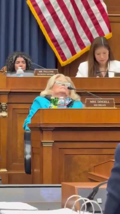 Michigan Rep Deb Dingell pull’n a Donnie Doze-off in session..