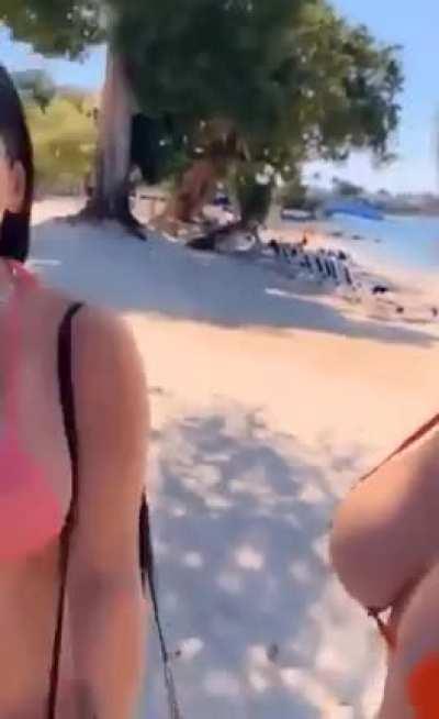 Buttplug at the beach in a bitch