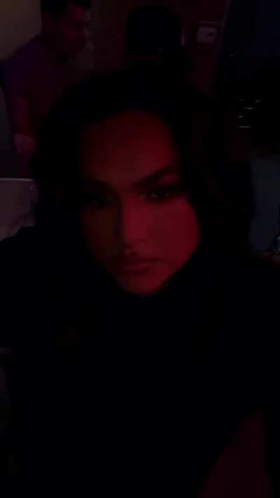 [nb4m] non binary looking for male ! Have a face pic and a big dick ! 