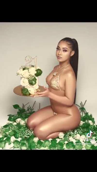 Go fw the gram @riskktakerr._ I got y’all with anything. Videos & pictures for FREE!!!!