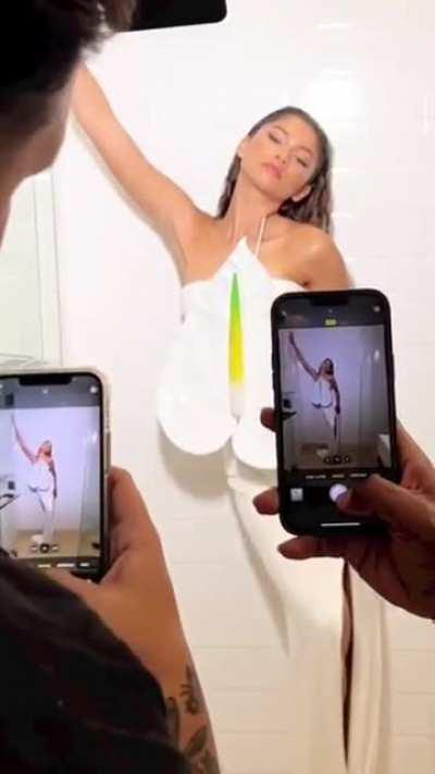 What a beautiful woman 🔥