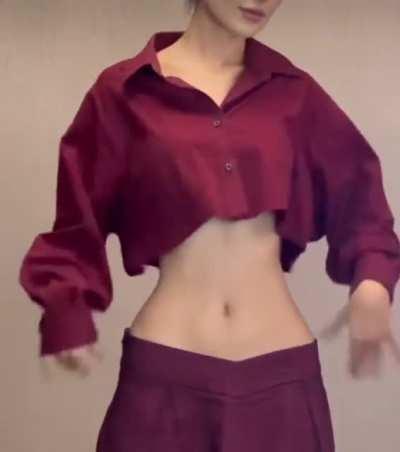 The top comment was that she just has “a very specific body type.” The rest of the comments were young girls asking how to get this skinny.