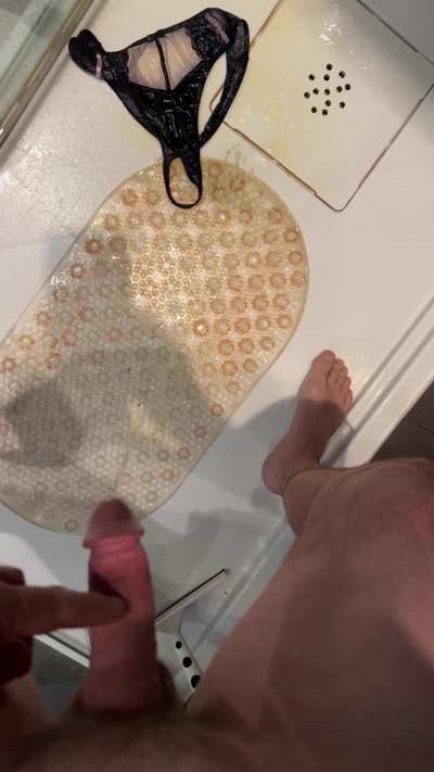 Peeing on her panties