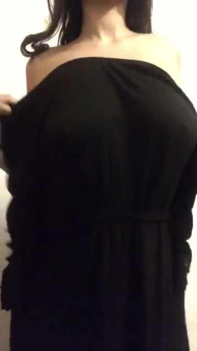 Just an arab girl stripping on camera [F]21