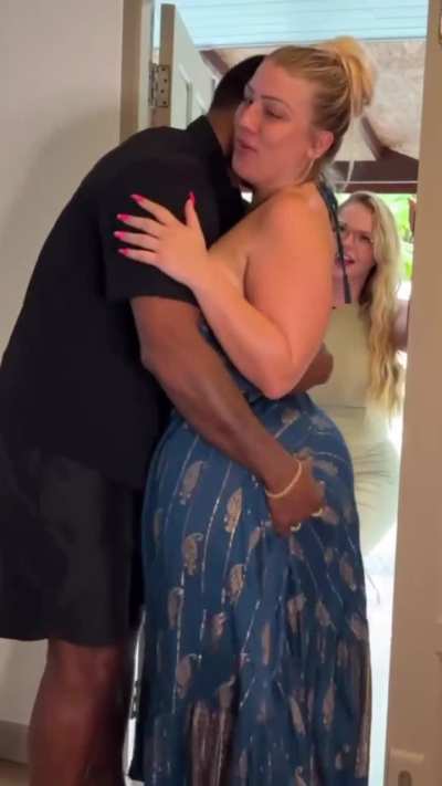 Smack that big fat white booty haaaard