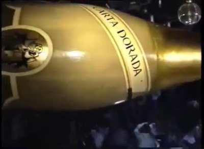 Como era a noite numa discoteca em Portugal há 31 anos (com festa da espuma)