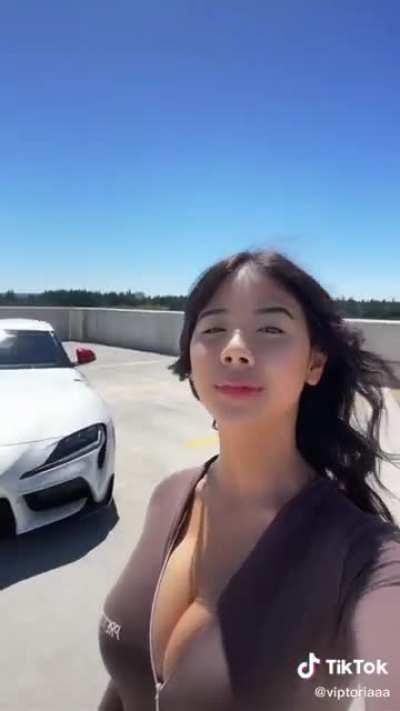 18 year old buys a new car from the OnlyFans money she made in less than a year