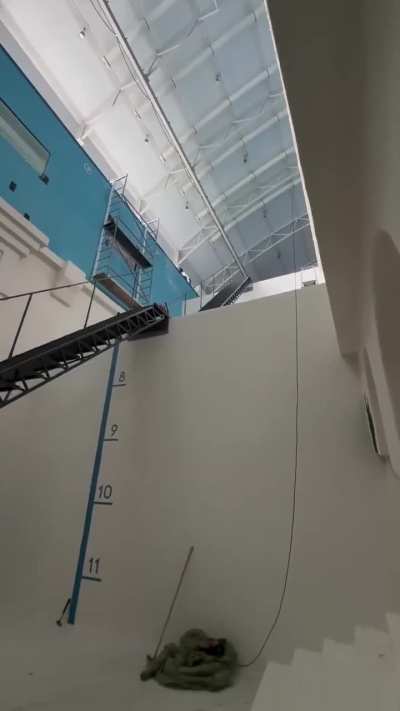 This is a deep pool with no water.