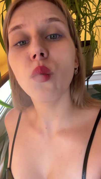 look like a mistress, lol.