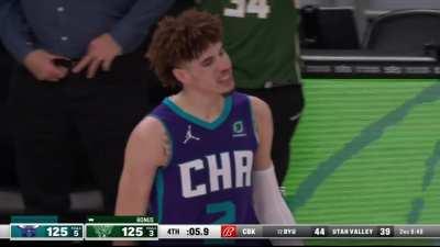 [Highlight] LeMelo ball ties the game with an off balance fade away clutch 3 pointer