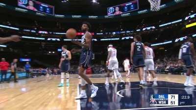 [Highlight] Kyle Kuzma with a rare airball from the free throw line.