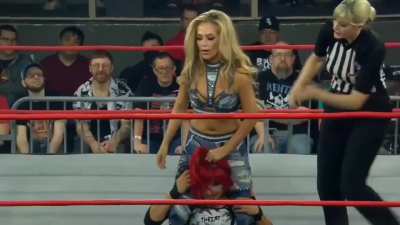 Alisha Edwards is in action!