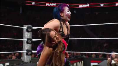 Asuka teaches Nikki Bella a lesson she's not ready for! (RAW - 9/8/25)