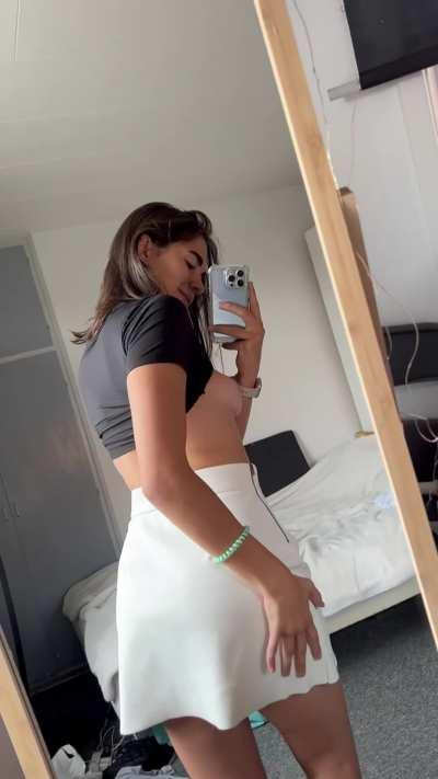 I love how easy i can flash with this skirt!