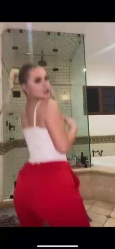 I’m always ready to shake a little 😛😛