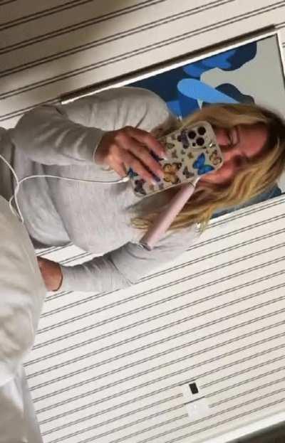 Hilary Duff nice jiggle and pokies