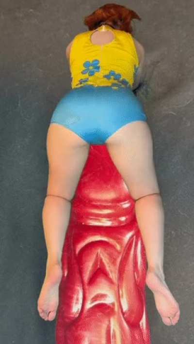 Gallica from Metaphor Refantazio is this week’s thighjob video! She fantasizes giving thighjobs as she grinds on toys and gets crushed by cocks 🥵