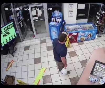 Marine disarming arm-wielding robber