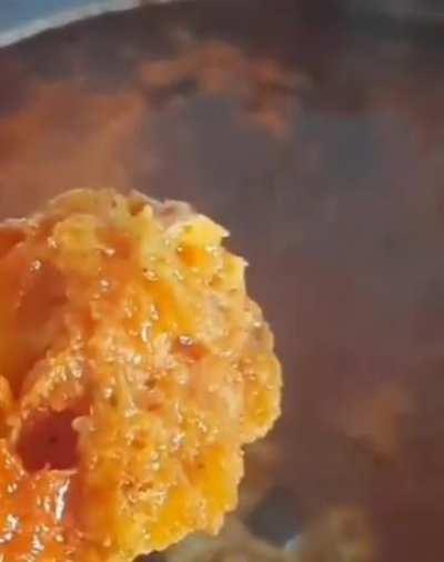 Ni hay nada bien Argentino q mojar el pan en el tuco para ver como viene la mano 🤣🥰