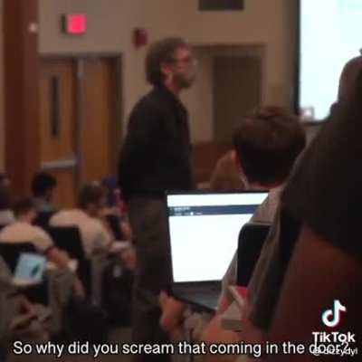 Tik toker at it again