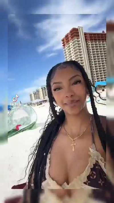 Vikilene's African thickness is unmatched!