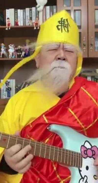 Sexiest turn on: a man who knows how to play a guitar 😍