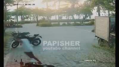 tsunami hitting the coast of Palu, Indonesia less than 2 minutes after a magnitude 7.5 earthquake (28 Sept 2018)