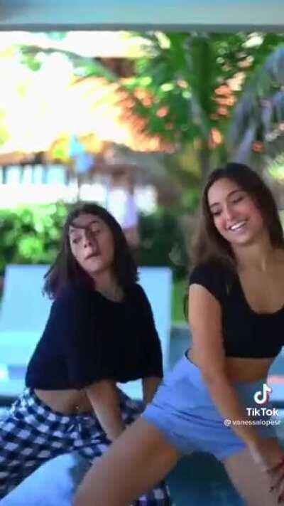 Vanessa Lopes capó de fusca