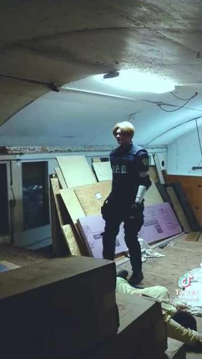 Resident evil 2 IRL (by lake_skywalker on tiktok)