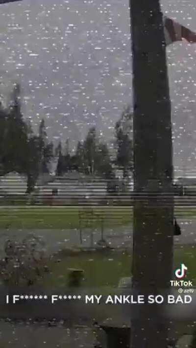 Package thief breaks ankle