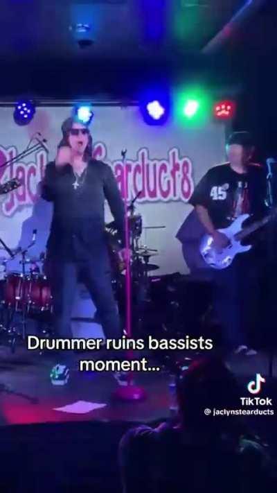 Band forgets bassist solo in the song