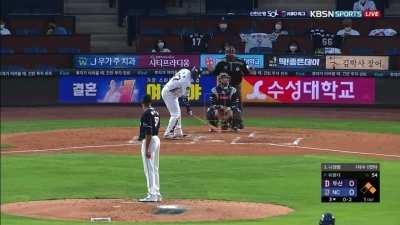 [Highlight] Butterfly Delay in today’s NC Dinos vs. Doosan Bears game in the KBO