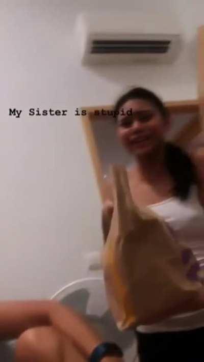 Ade penampakan di situ...