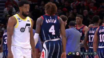 [Highlight] Alperen Sengun blocks Jordan Clarkson then gets the And-1 on the other end and flexes on Jarred Vanderbilt and Lauri Markkanen